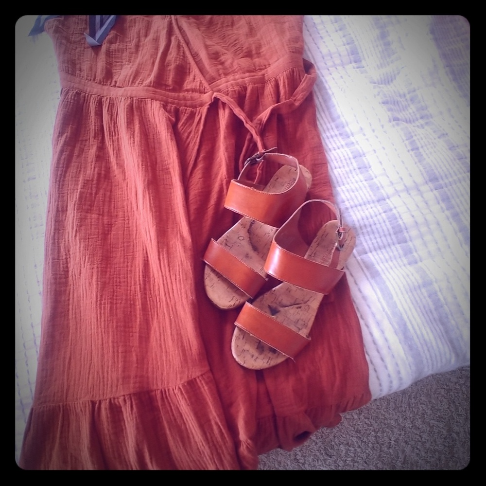 Bare trap sandals